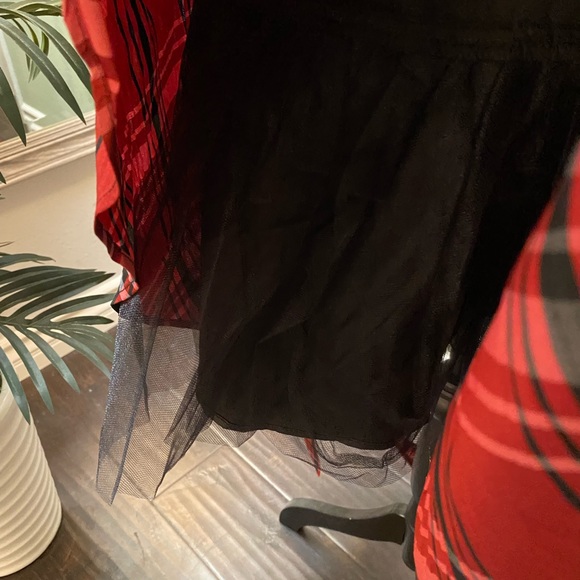 Gently worn Eva Franco dress. GORGEOUS fabric. Size 2 - Picture 4 of 11